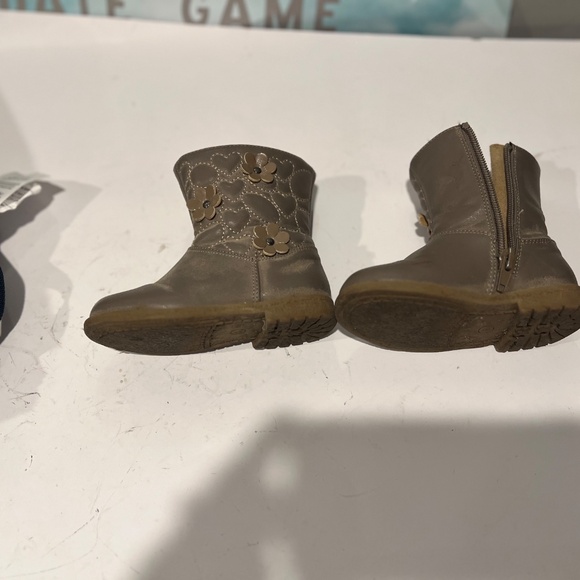 Rachel shoes brown boots with flowers size 6 toddler - Picture 4 of 7